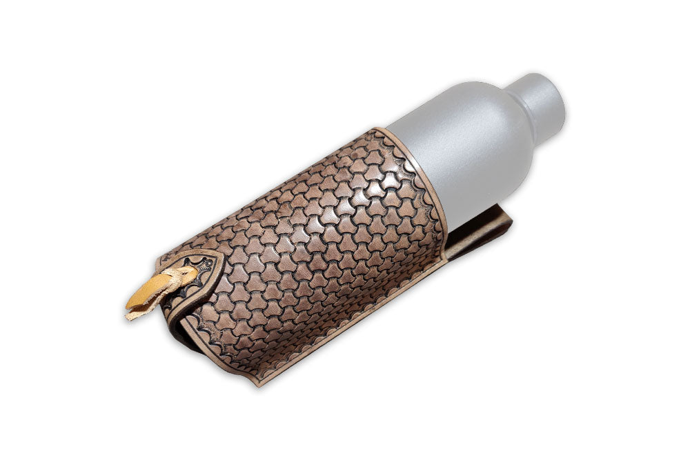 Flaschenhalter mit Soccer-Weave Punzierung