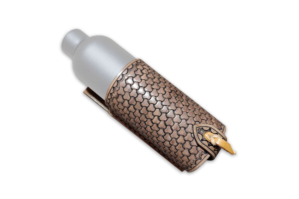 Flaschenhalter mit Soccer-Weave Punzierung
