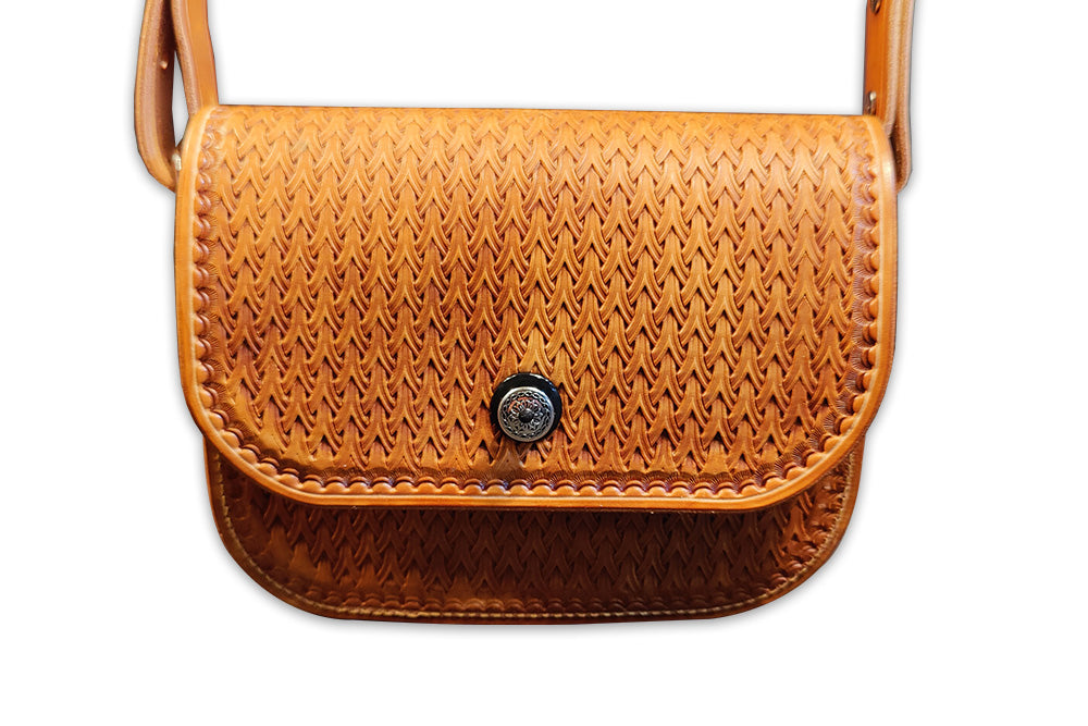 Handtasche klein, brauner Used-Look mit Arrow-Weave Punzierung