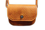 Handtasche klein, brauner Used-Look mit Arrow-Weave Punzierung