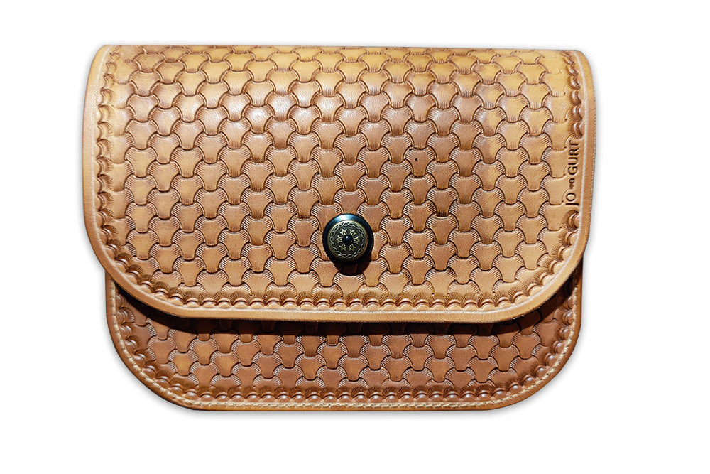 Gürteltasche, natur geölt mit Soccer-Weave Punzierung