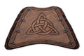 Armschutz mit Triqueta Knoten Carving