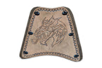 Armschutz mit Drachen Carving